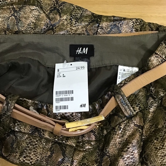 H & M NWT SNAKE PRINT MINI SKIRT SIZE 6 - Picture 3 of 3